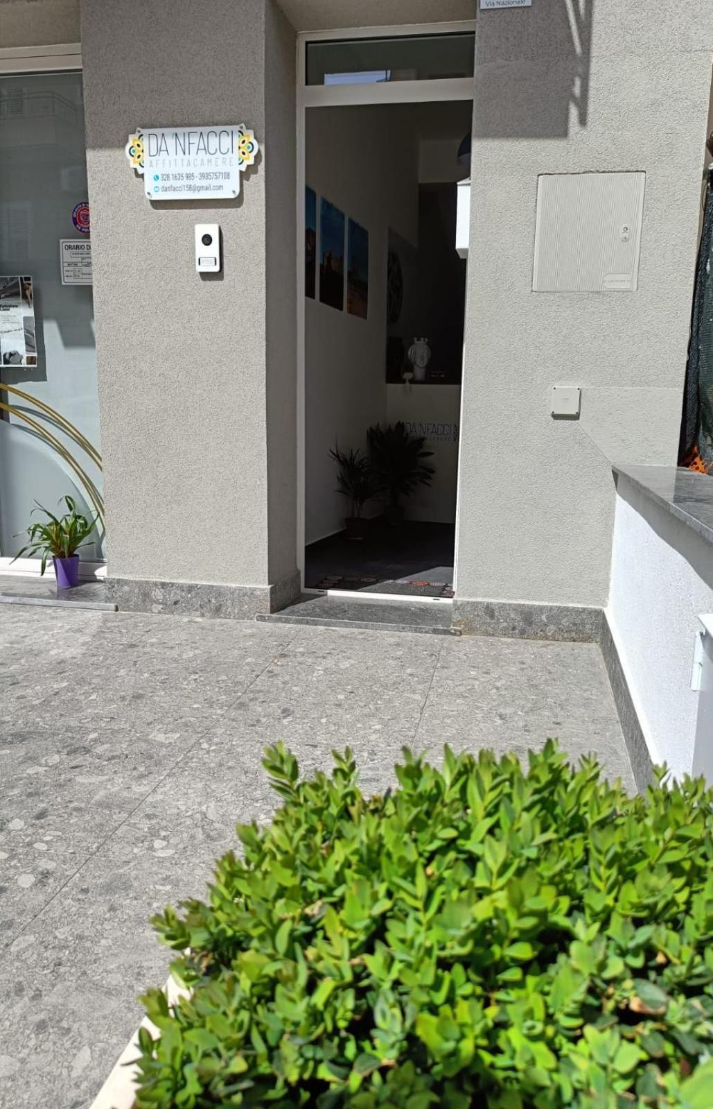 Da 'Nfacci Affittacamere Carini Exterior foto